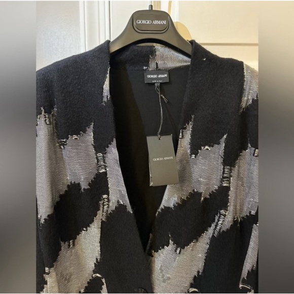 Limited edition Giorgio Armani woman’s blazer - Picture 3 of 5